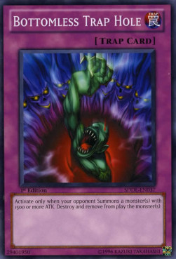 /products/ygo/bot/bottomless-trap-hole/structure-deck-dragunity-legion-bottomless-trap-hole-246206.jpg