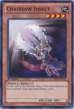 /products/ygo/cha/chainsaw-insect-v1-common/battle-pack-epic-dawn-chainsaw-insect-v1-common-255110.jpg