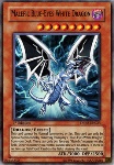 Drago Bianco Occhi Blu Maligno