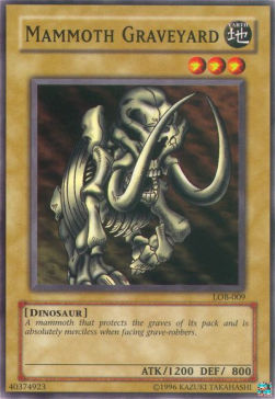 /products/ygo/mam/mammoth-graveyard/legend-of-blue-eyes-white-dragon-mammoth-graveyard-104430.jpg
