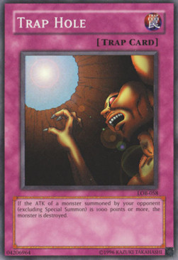 /products/ygo/tra/trap-hole/legend-of-blue-eyes-white-dragon-trap-hole-106121.jpg