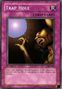/products/ygo/tra/trap-hole/starter-deck-kaiba-evolution-trap-hole-106128.jpg